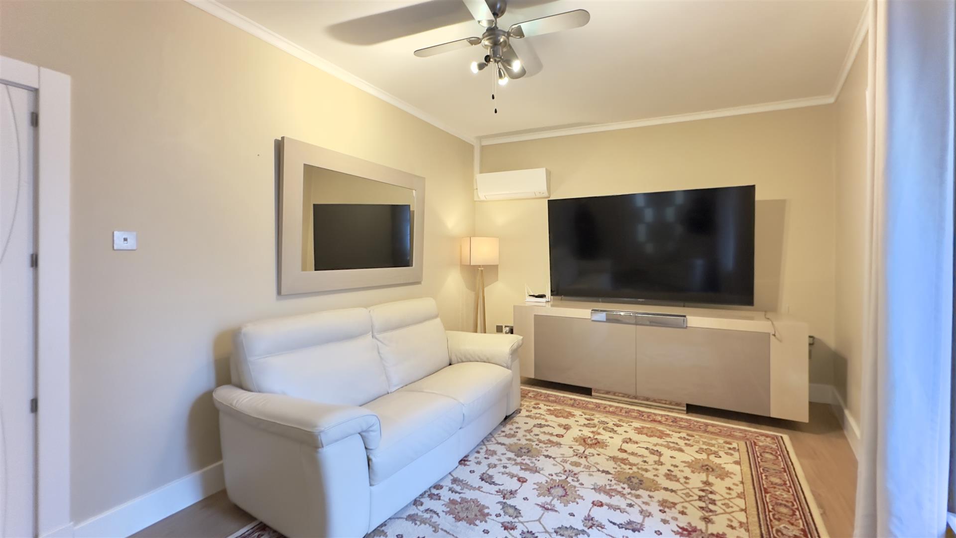 Image of House - 3 Bedrooms - 2 Bathrooms for Sale in Rosia Court-Gibraltar, Image 2